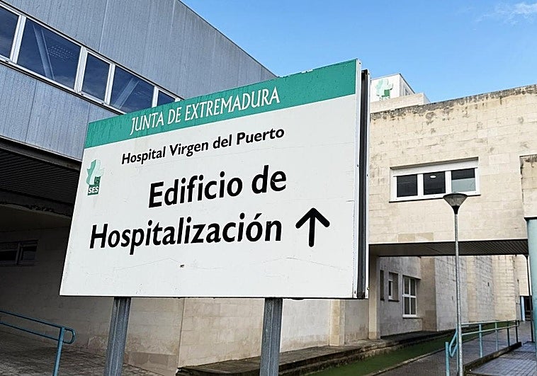 Herido un hombre de 67 años al quedar atrapado tras salirse de la vía cerca de Plasencia