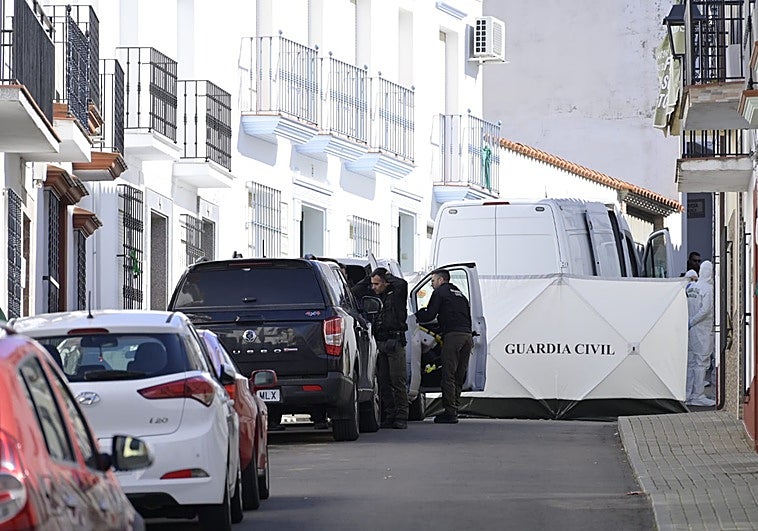 Los hermanos investigados por la desaparición de Francisca Cadenas abandonan su casa en libertad