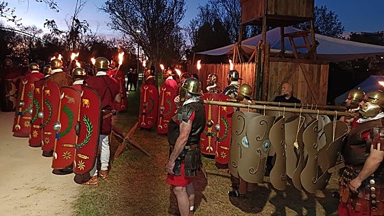 Mérida recrea el fin de semana un vistoso campamento militar romano y el ritual de purificación de armas