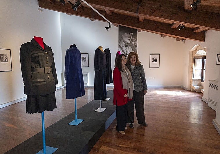 Coco Chanel, la diseñadora que liberó a las mujeres del corsé, protagoniza una exposición en Cáceres