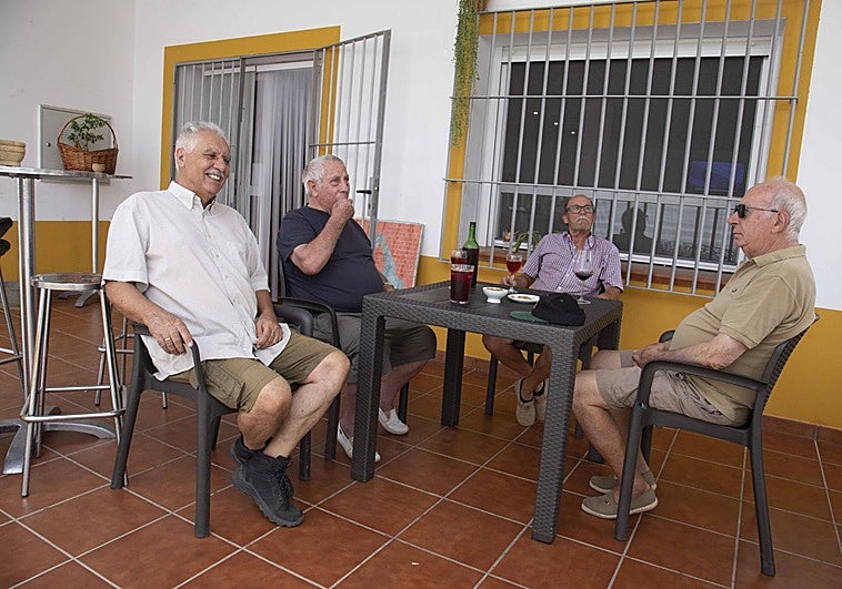 Más de 200 bares de zonas rurales solicitan las ayudas a su actividad