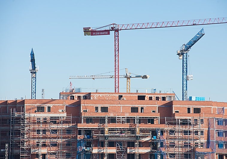 Los empresarios urgen a PP y Vox a acelerar el pacto de gobierno: «Las nóminas hay que seguir pagándolas»