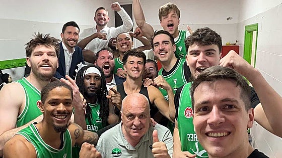 El Cáceres tira de épica para culminar una espectacular remontada
