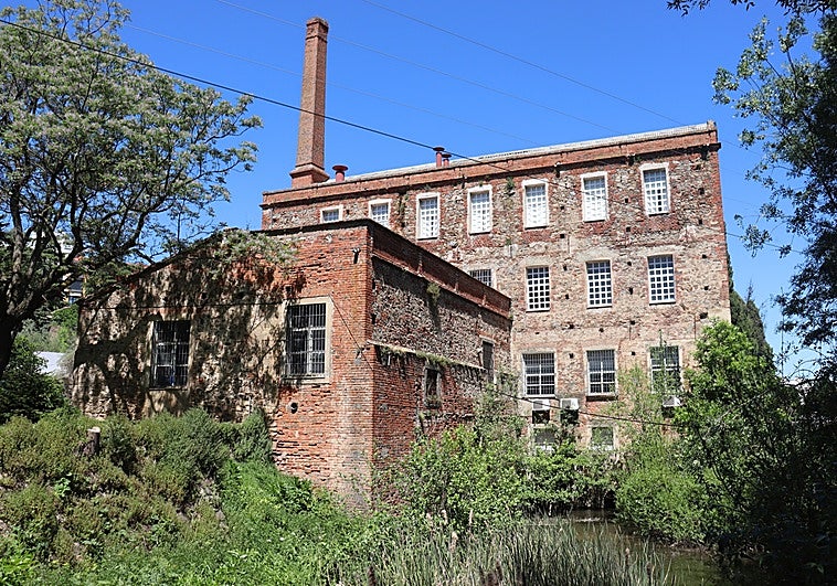 Se adjudica por 433.345 euros la cubierta de la fábrica de harinas de Plasencia