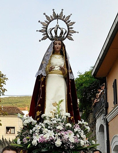 Roban la corona de la Virgen y el copón del sagrario de la iglesia de Baños de Montemayor