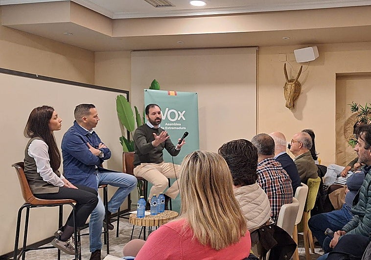 El acuerdo de gobierno en Extremadura se sustenta en las 76 medidas solicitadas por Vox