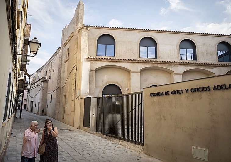 La Escuela de Artes y Oficios de Badajoz seguirá cerrada por falta de seguro