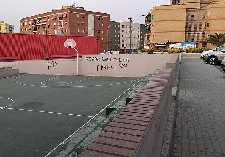 Un hombre de 80 años atropella a una mujer de 75 junto al parque de San Fernando de Badajoz