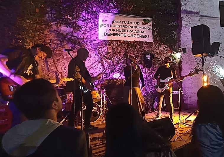 Terrazas sonoras en Cáceres: la música en vivo se extiende en el tardeo
