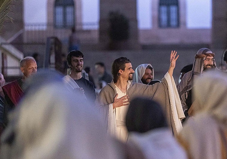 La Pasión Viviente de Cáceres se renueva, gana ritmo y engancha al público