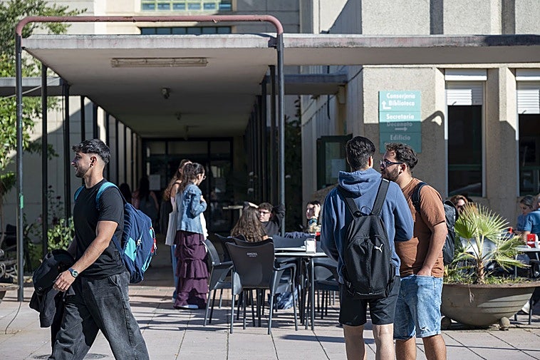 Becas MEC 2026-2027: cómo solicitarlas, umbrales, cuantías y plazos