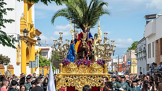 La alegría de la Borriquita inunda este Domingo de Ramos las calles de San Roque