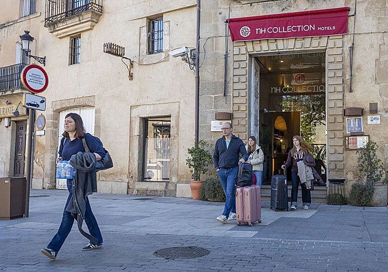 Los alojamientos de Cáceres duplican sus precios para los días grandes de la Semana Santa
