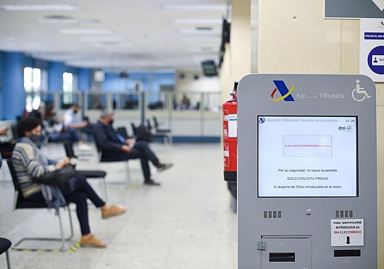 Carlos Sabaté, formador del Sepe, advierte del gesto que te podría acarrear una sanción de Hacienda en la declaración de la renta 2025-2026