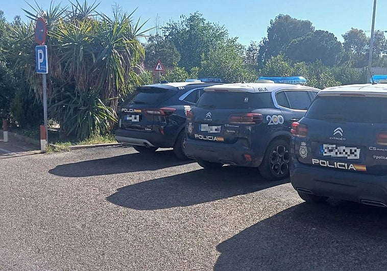 Los traslados de presos al hospital dejan a la Policía Nacional con una sola patrulla en Badajoz