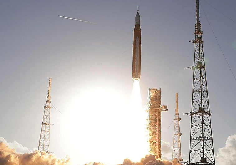 La Luna y la Tierra en guerra