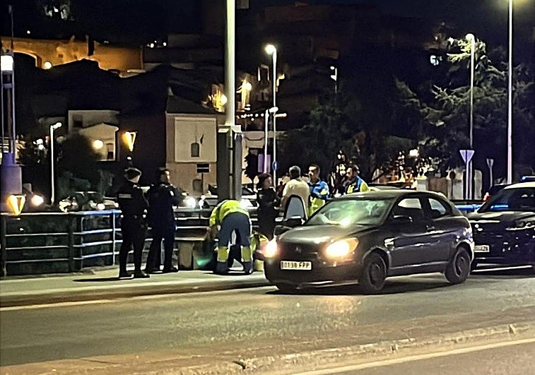 Un viandante evita que una mujer se lance desde el puente de la Autonomía de Badajoz