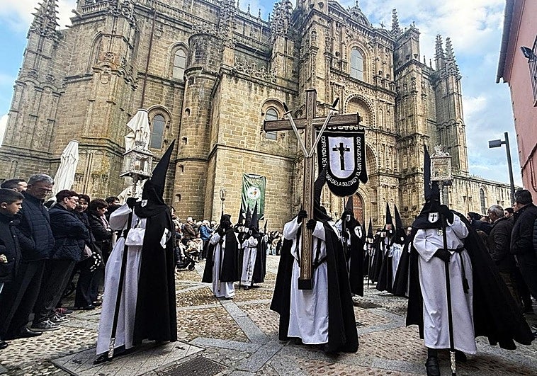 El Santo Sepulcro protagoniza en Plasencia el Sábado Santo