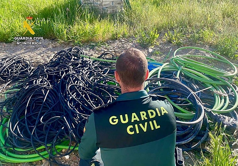 Tres detenidos por el robo de cableado de cobre en Alcántara