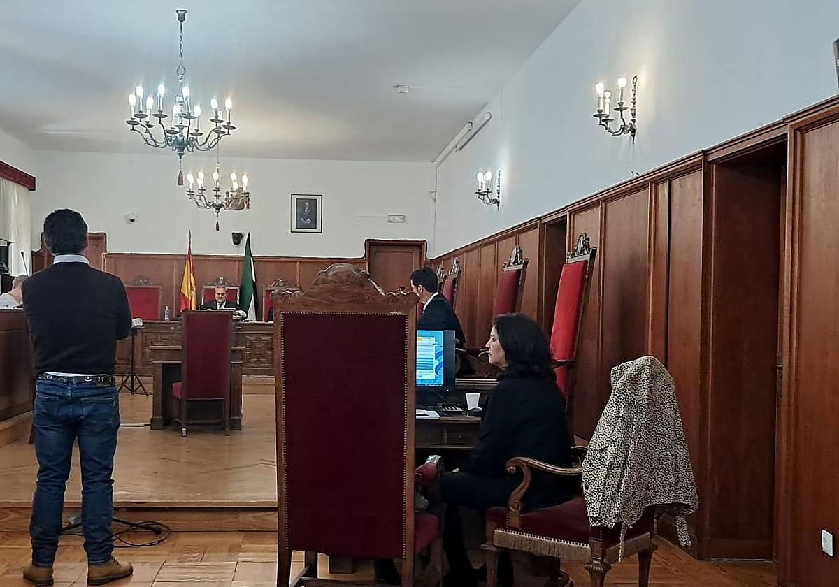 Giro en la Audiencia de Badajoz: se disuelve el jurado y el acusado de no socorrer a su compañero queda absuelto