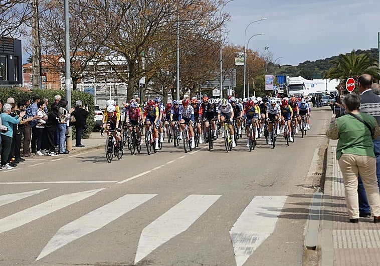 Más de 2.000 ciclistas recorren la eurociudad este domingo desde Badajoz
