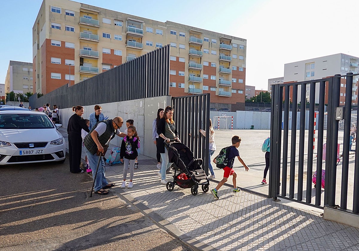 El colegio Cerro Gordo y seis familias de alumnos denuncian por maltrato a una técnica de Educación Infantil
