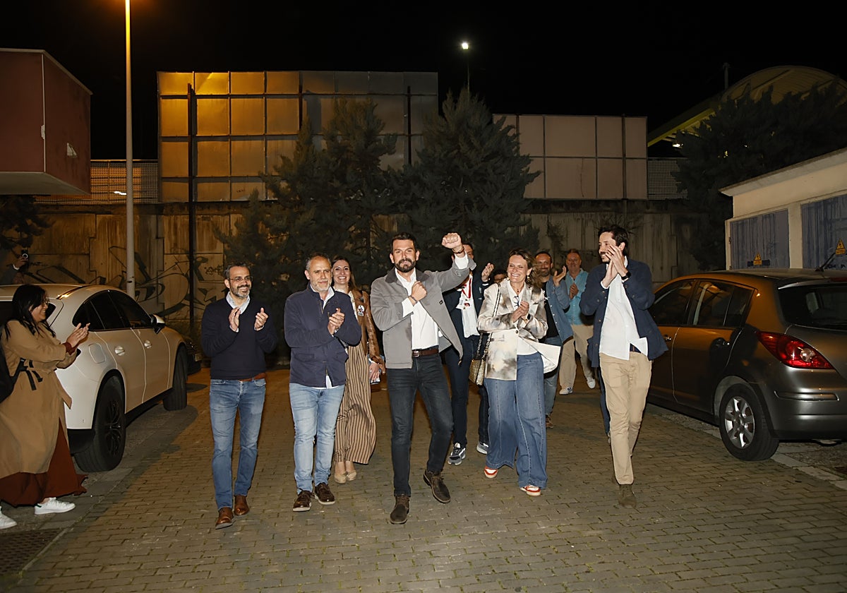 La menor participación lastró a Vega, frente a un Cotrina que arrasó en Cáceres y creció como nunca en Badajoz