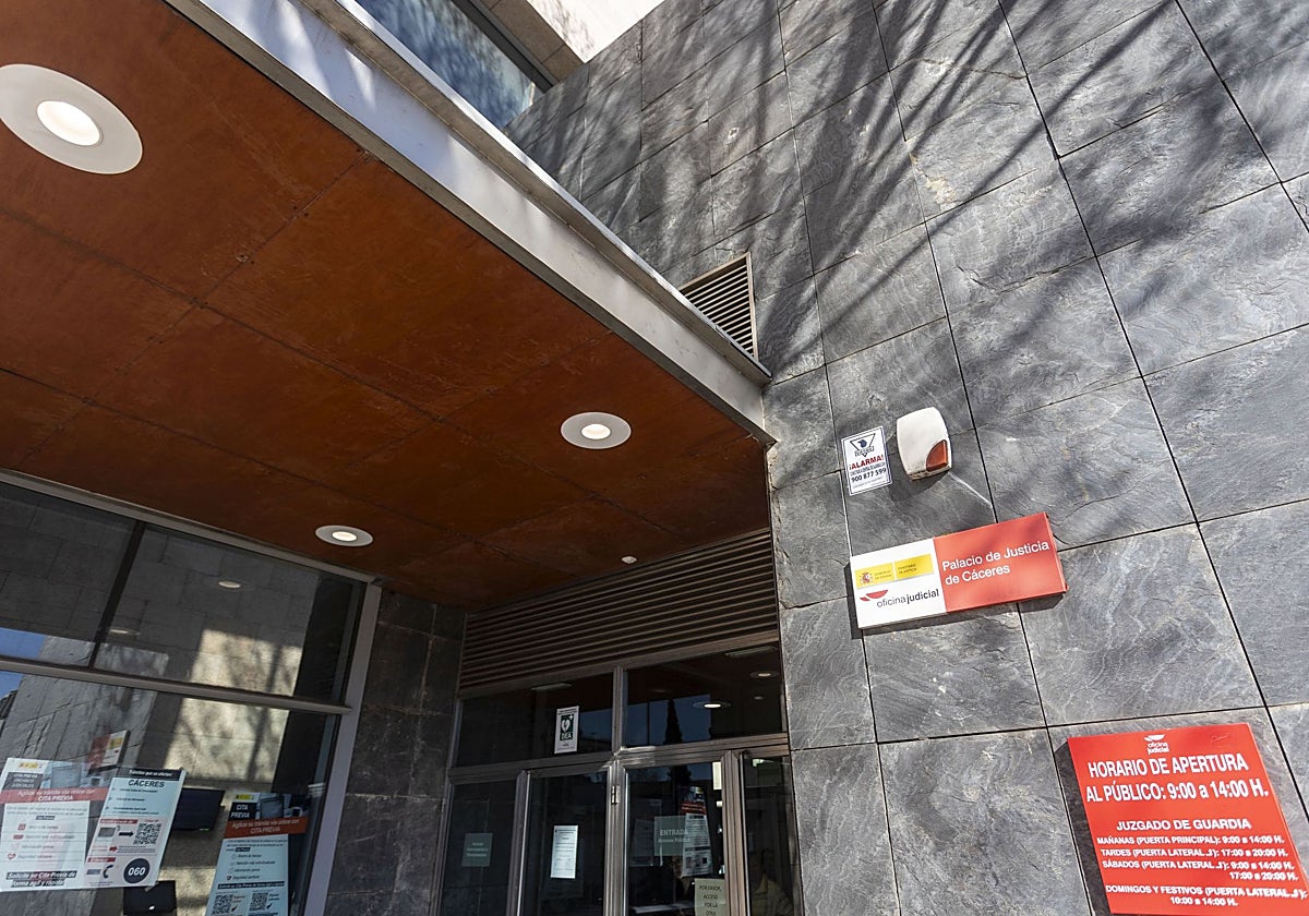 Piden 18 meses de cárcel para una pareja que no pagó el alquiler en dos años en Cáceres