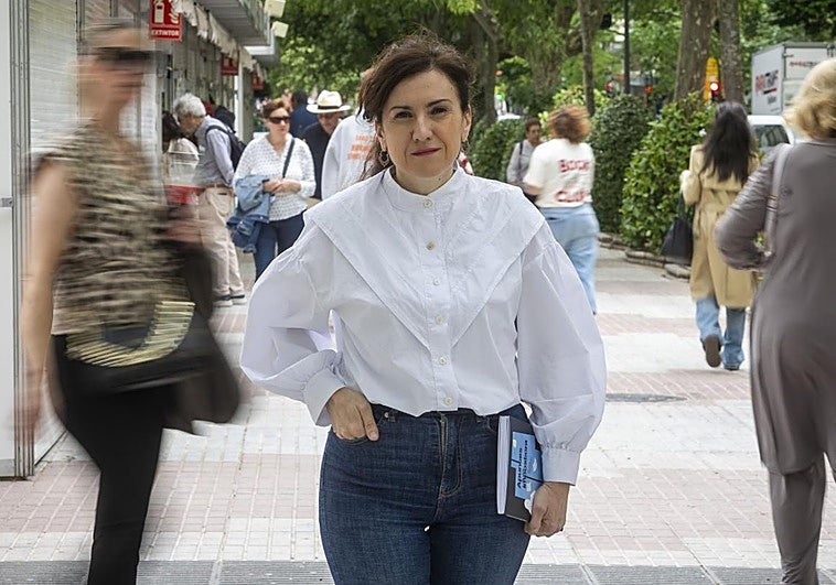 «Tengo debilidad por las pequeñas historias que dejan el poso de lo trascendente»