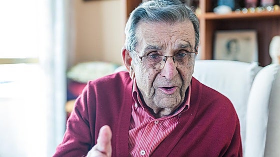 «El ejército es un pilar de la democracia»