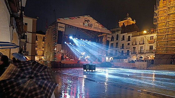 Womad Cáceres despide su 33 edición empañado por el viento y la lluvia