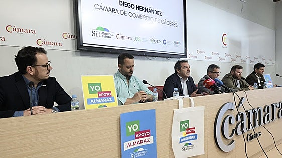 La campaña en el comercio local por la continuidad de Almaraz se extiende a toda la provincia de Cáceres