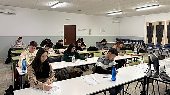 Oposiciones en Extremadura: ¿Tribunales exigentes u opositores poco estudiosos?