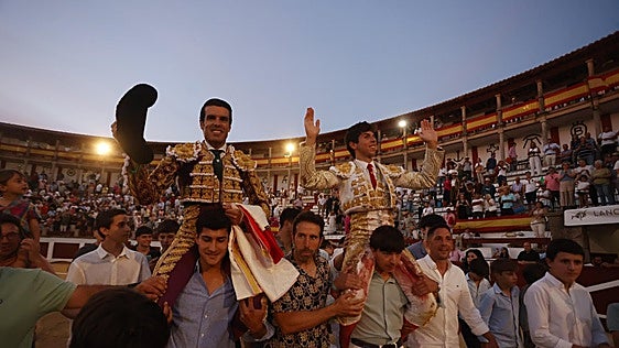 Fotos | Tercer festejo taurino de la Feria de Cáceres con Alejandro Talavante, Emilio de Justo y Julio Méndez