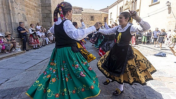 Jato llena Cáceres de poder rural