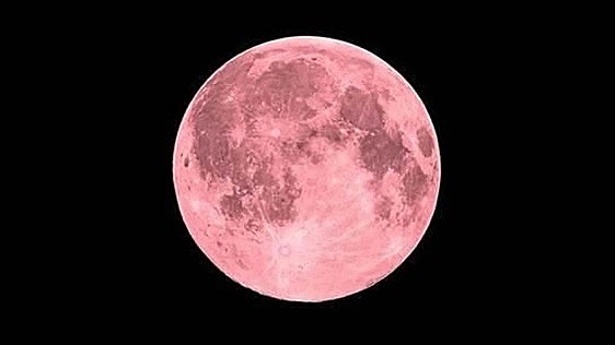 La Luna de Fresa ya ilumina el cielo: cuándo ver esta noche la luna llena más esperada de junio