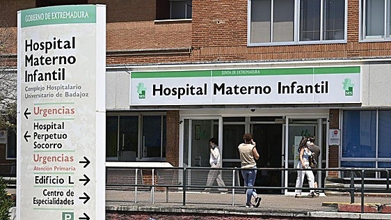 Muere en la UCI de Badajoz el niño de dos años que cayó a un canal en Rena