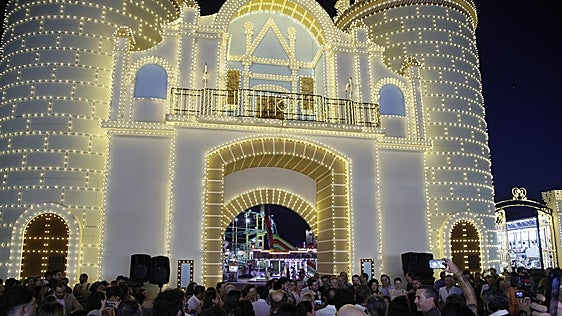 Badajoz enciende su Feria: «San Juan es verano, es fiesta»