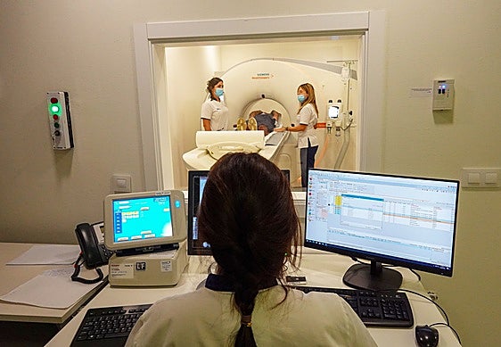 El Área de Salud de Plasencia externaliza 1.346 resonancias básicas a 100 euros cada una
