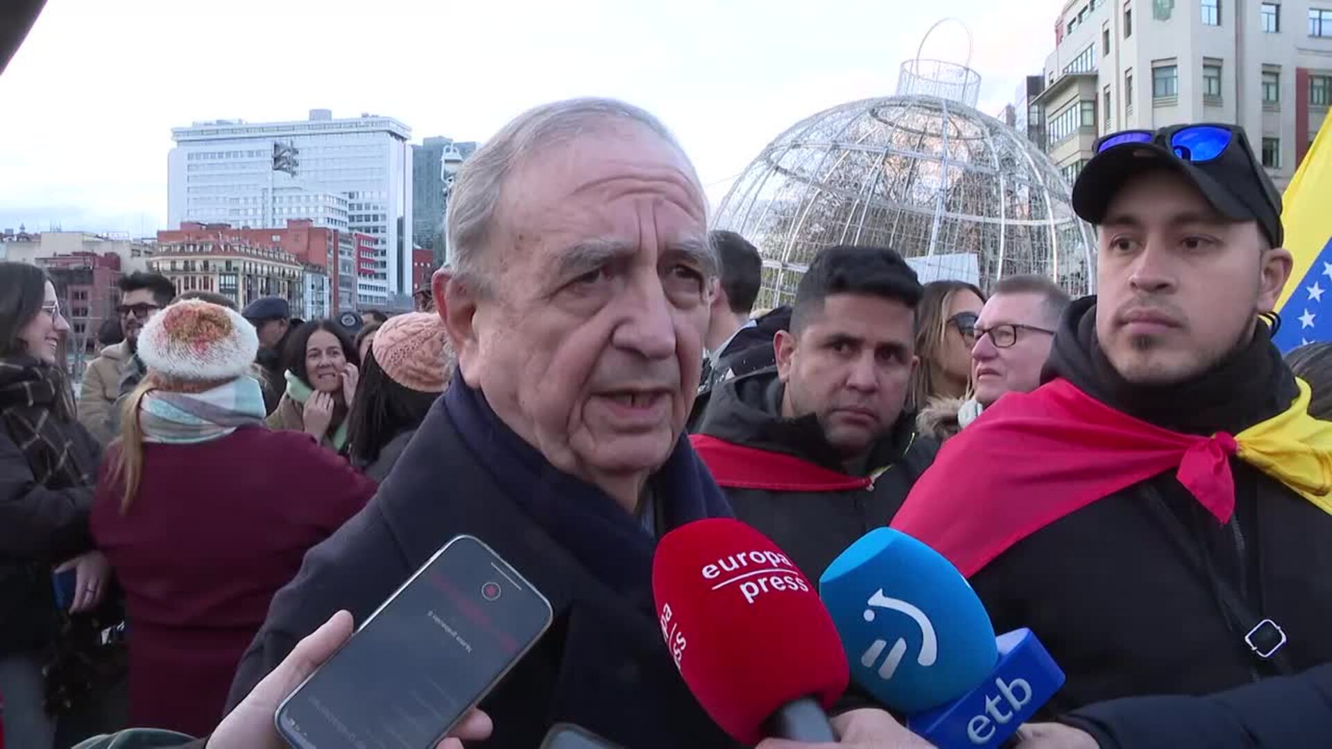 Anasagasti aconseja a Sánchez "huir de Zapatero como de la peste"