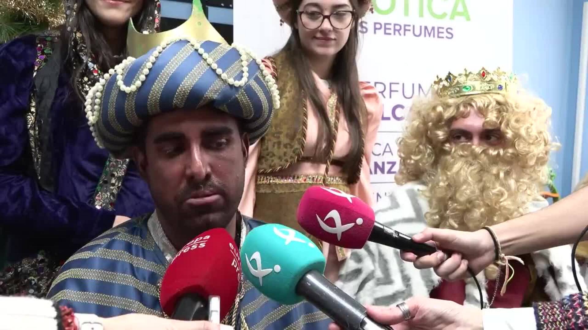 Los Reyes Magos llevan llevan magia e ilusión a los niños ingresados en el Hospital de Mérida