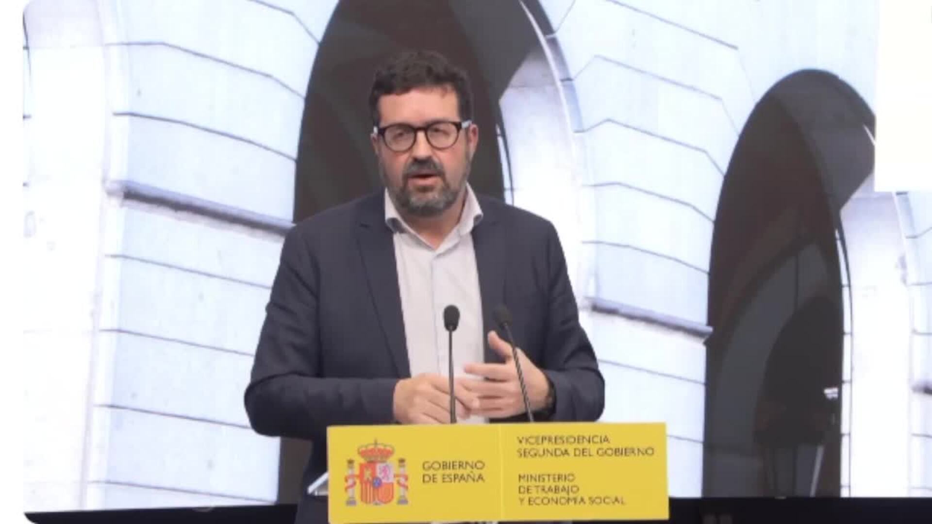 El Ejecutivo plantea subir el SMI hasta 1.221 euros al mes en 2026, sin tributación en IRPF