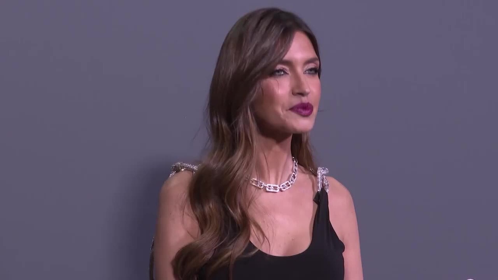 Raquel Perera, aliviada, se pronuncia sobre la mejoría de su íntima amiga Sara Carbonero