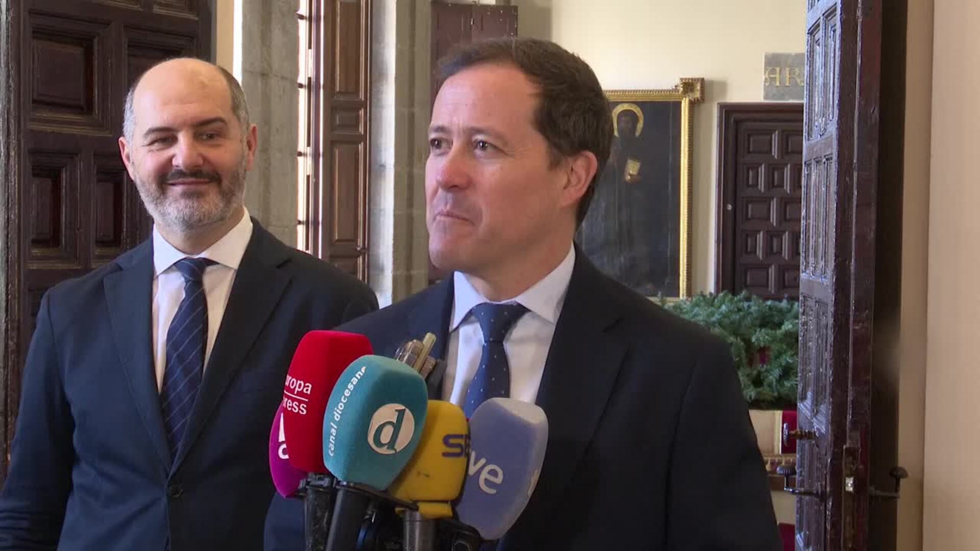 Velázquez ofrece al nuevo delegado del Gobierno "máxima colaboración"