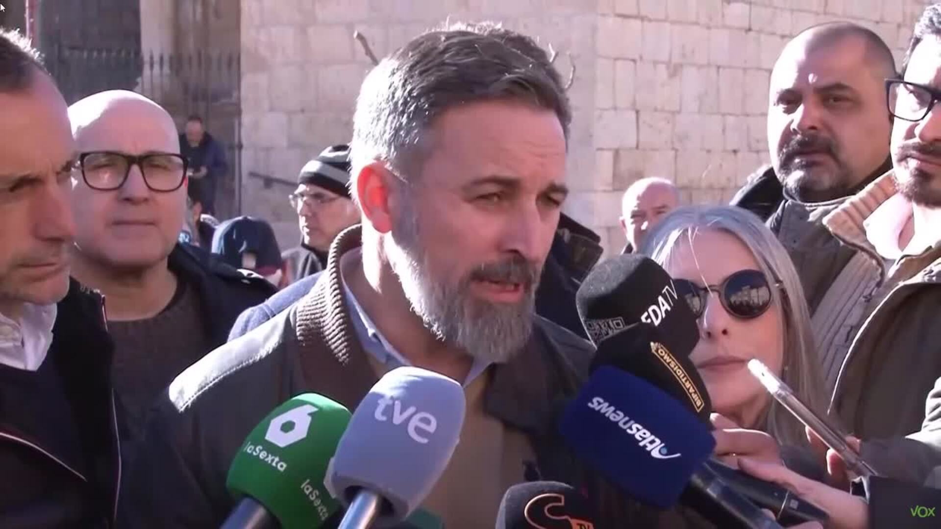 Abascal cree que Feijóo tiene "una contradicción insorportable" al reunirse con Sánchez