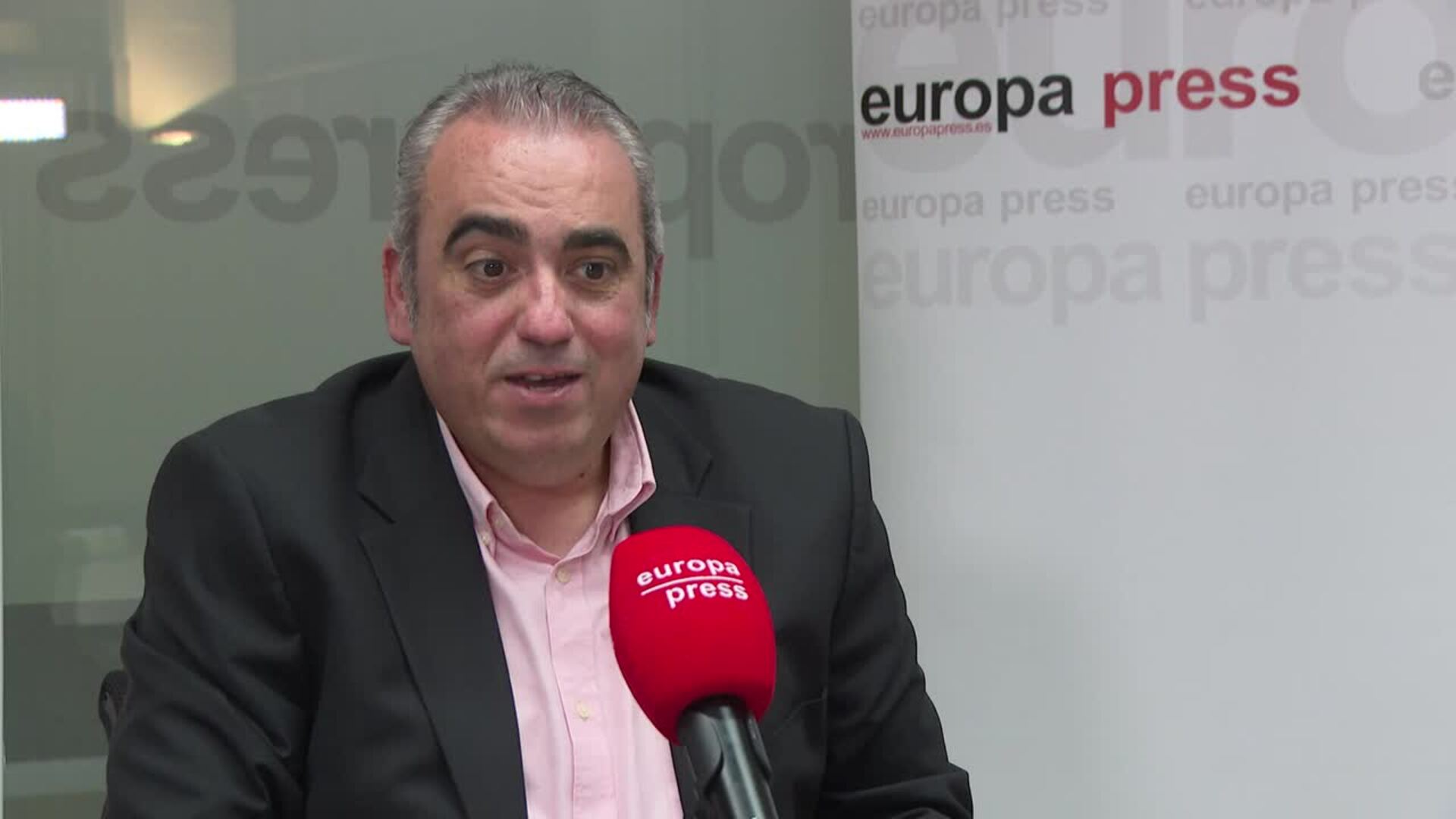 Corpa (PSOE) reprocha a Ayuso no reunirse con alcaldes y pide frenar "el modelo privatizador"