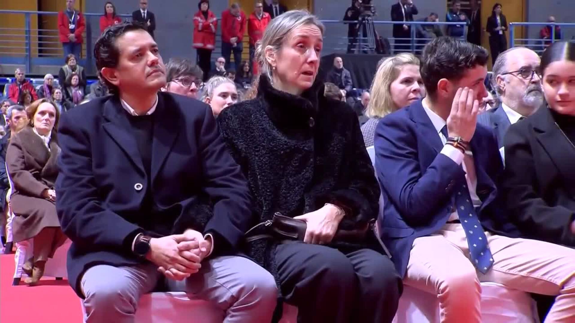 Las familias de las víctimas de Adamuz prometen "luchar" en un funeral presidido por los Reyes