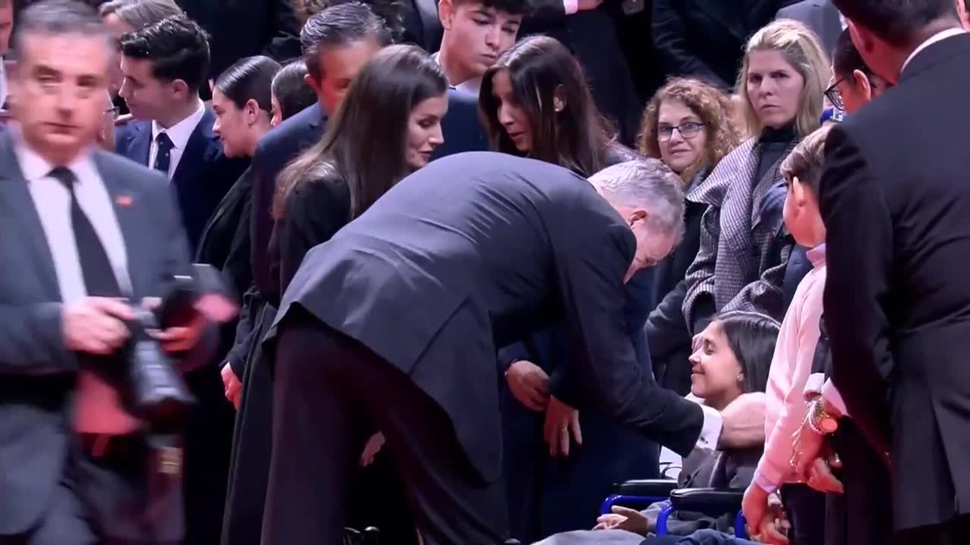 Los reyes consuelan a las víctimas del accidente de Adamuz (Córdoba)