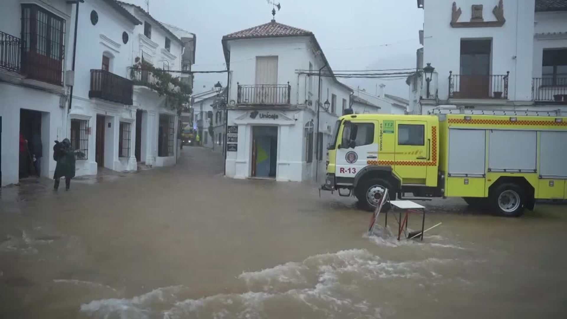 La UME se desplaza a Grazalema ante anegación de calles y casas por las fuertes lluvias