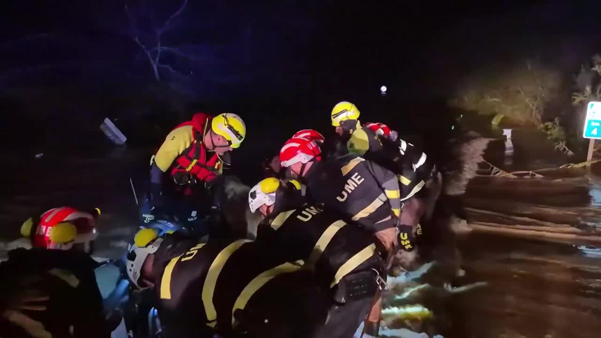 Más de 150 carreteras permanecen cortadas por inundaciones y desprendimientos por las lluvias